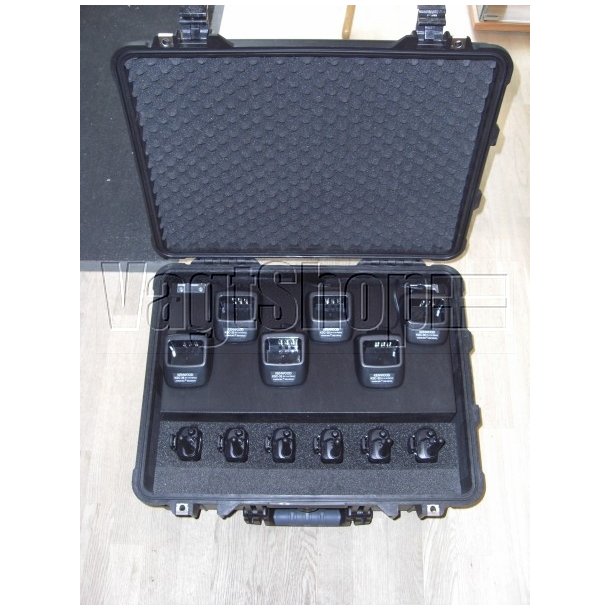 Peli 1560 kuffert med plads til 6 stk. radioer (DP1400/NX1300)