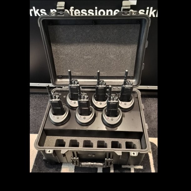 Peli 1560 kuffert med plads til 6 stk. radioer (R2/DP1400/NX1300)