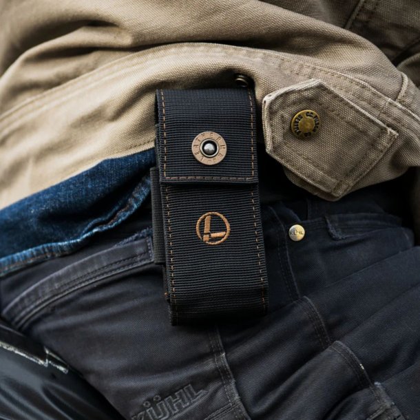 Leatherman nylon hylster m. 4 lommer og knap - sort & bronze - large